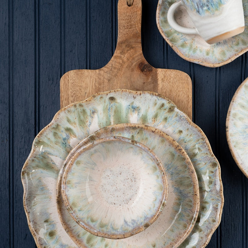 Etta B Rimmed Round Dinner Plate