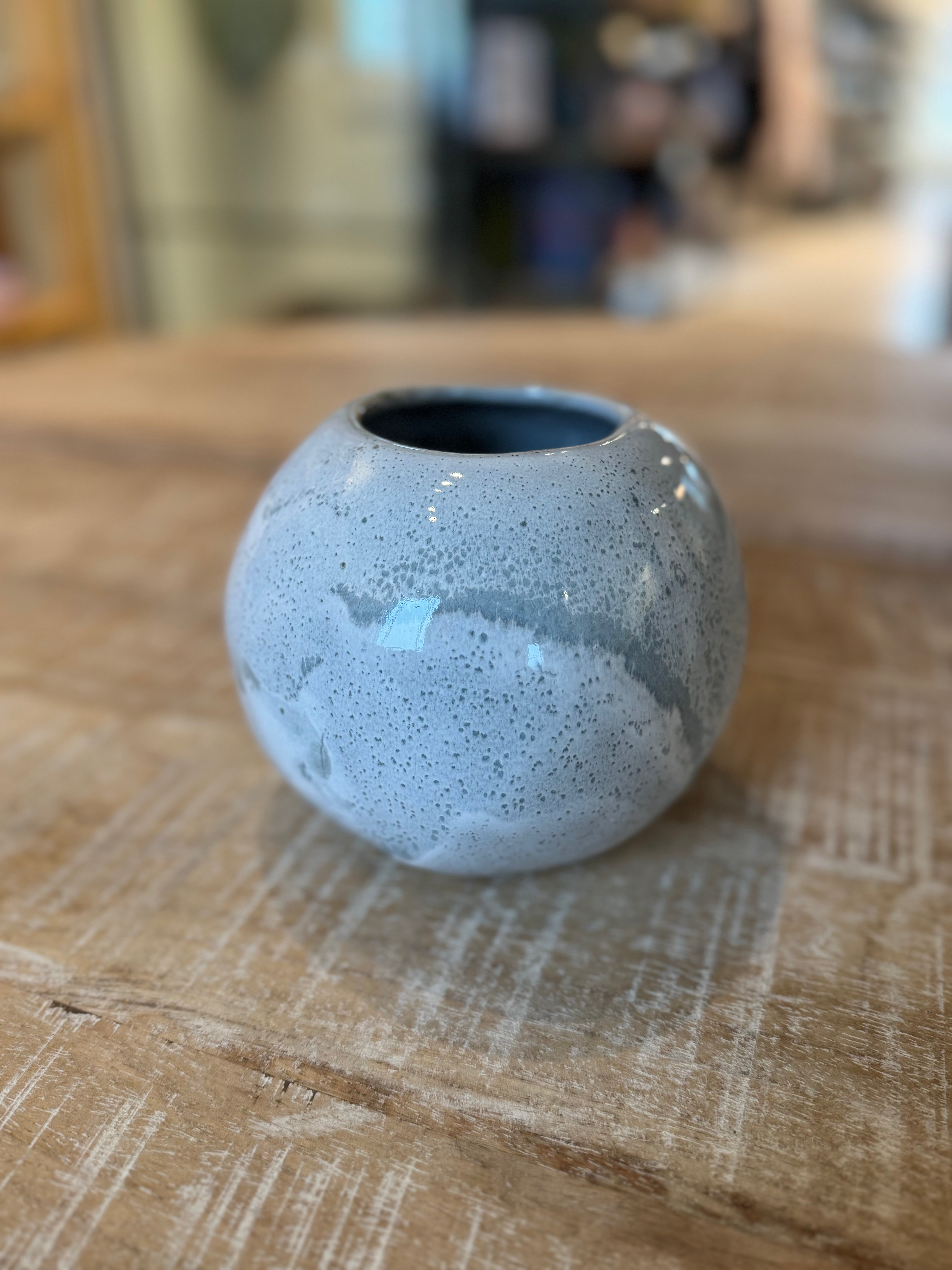 Alex Marshall Small Sphere Vase - Thumbnail 2