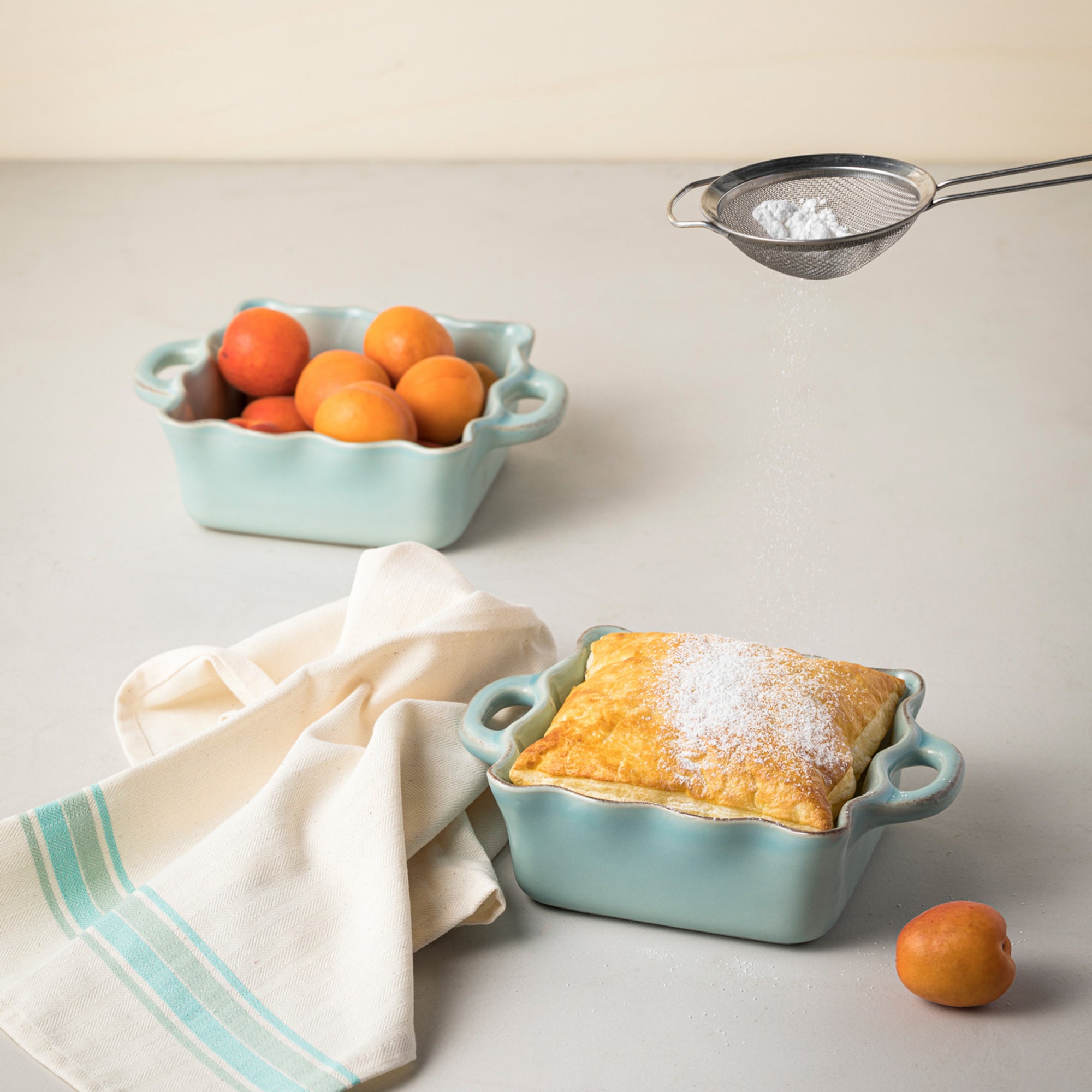 Casafina Cook and Host Square Ruffled Baker - Thumbnail 5